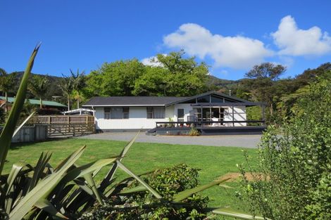 Photo of property in 30 Driving Creek Road, Coromandel, 3506