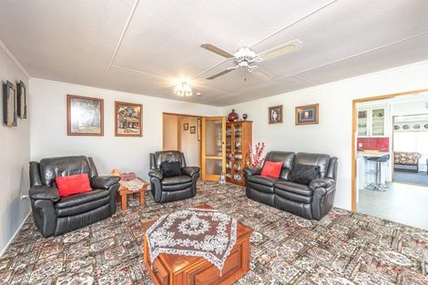 Photo of property in 18 Swinbourne Street, Waverley, 4510