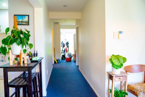 Photo of property in 7 Wendell Place, Greenlane, Auckland, 1061