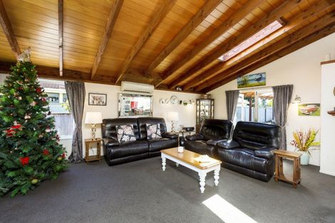 Photo of property in 11 Benzie Avenue, Wallaceville, Upper Hutt, 5018