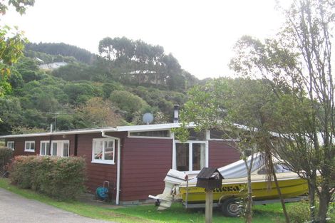 Photo of property in 64 Chester Road, Tawa, Wellington, 5028