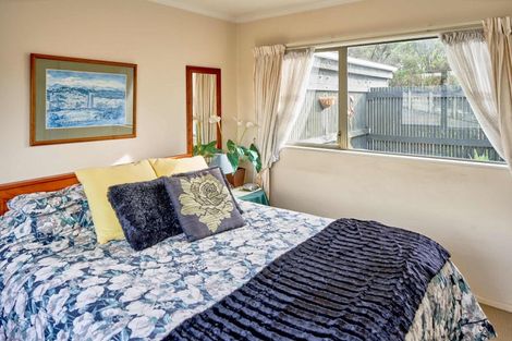Photo of property in 28 Saint Ives Drive, Camborne, Porirua, 5026