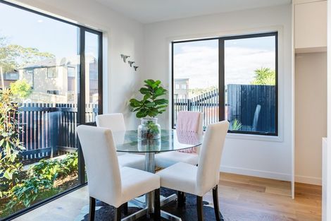 Photo of property in 11b Rangeview Road, Sunnyvale, Auckland, 0612