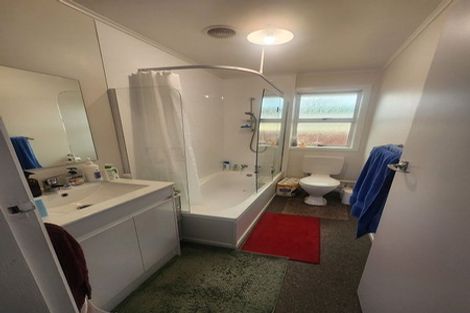 Photo of property in 13-13a Benzie Avenue, Wallaceville, Upper Hutt, 5018