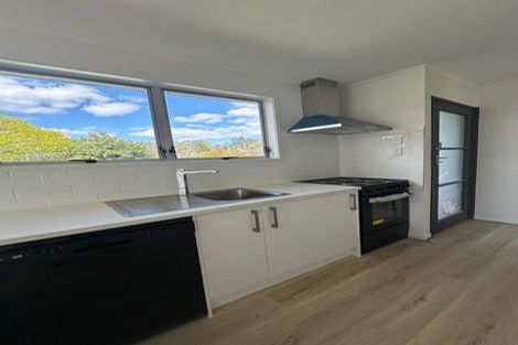 Photo of property in 32 Vandeleur Avenue, Birkdale, Auckland, 0626