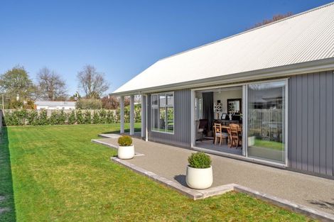 Photo of property in 8 Matai Grove, Greytown, 5712