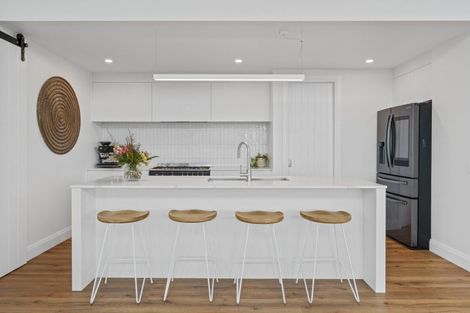 Photo of property in 33 Botanical Heights Drive, Waipahihi, Taupo, 3330