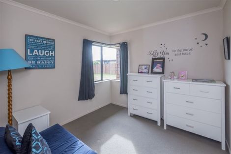 Photo of property in 16 Okarito Avenue, Levin, 5510