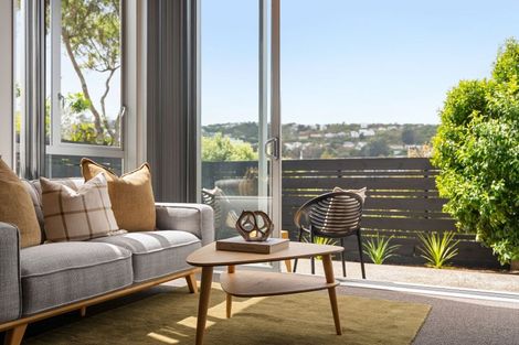 Photo of property in 12/3 Severn Street, Island Bay, Wellington, 6023