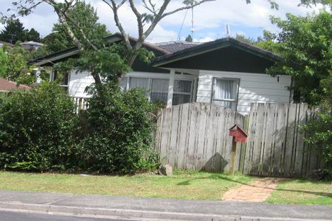 Photo of property in 8 Tacitus Place, Totara Vale, Auckland, 0629