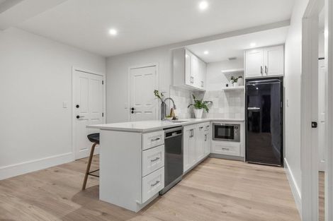 Photo of property in 16 Island View Terrace, Cockle Bay, Auckland, 2014