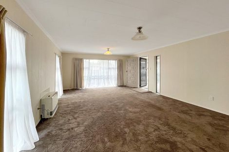 Photo of property in 5 Chertsey Court, Roslyn, Palmerston North, 4414