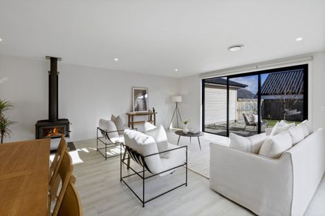 Photo of property in 12 Muster Road, Jacks Point, 9371