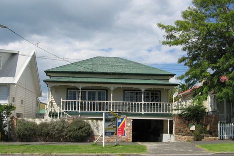 Photo of property in 8 Kiwi Road, Stanley Point, Auckland, 0624