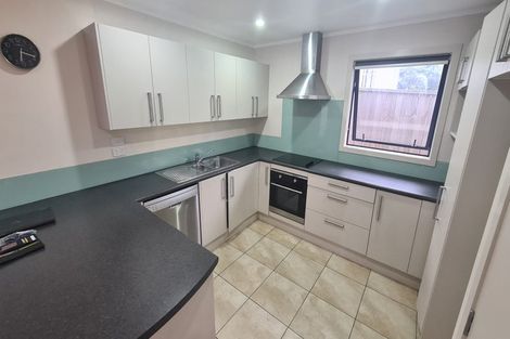 Photo of property in 197 Edmonton Road, Te Atatu South, Auckland, 0610