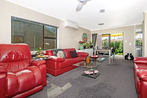 Photo of property in Orange Grove Flats, 2/549 Childers Road, Te Hapara, Gisborne, 4010