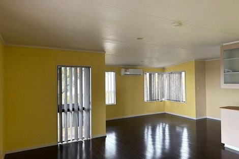 Photo of property in 32 Wai Iti Place, Clendon Park, Auckland, 2103