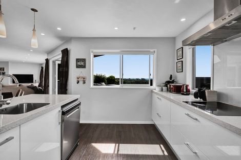 Photo of property in 590c Frankley Road, Hurworth, New Plymouth, 4371