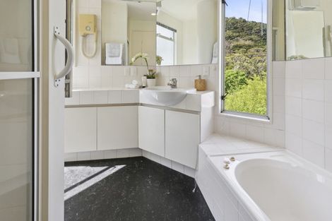 Photo of property in 19 Lawson Place, Mount Victoria, Wellington, 6011