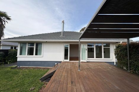 Photo of property in 17b Brookfield Road, Te Atatu Peninsula, Auckland, 0610