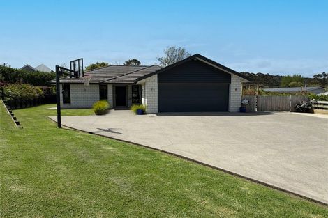 Photo of property in 3 Downer Access Road, Kaukapakapa, 0873