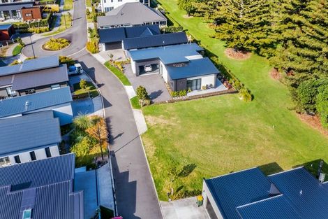 Photo of property in 5 Kakariki Lane, Waiwhakaiho, New Plymouth, 4312