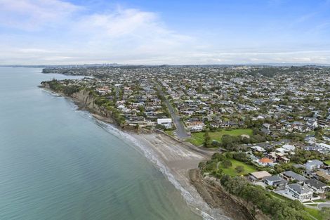Photo of property in 1/52 Masterton Road, Rothesay Bay, Auckland, 0630
