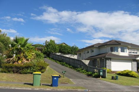 Photo of property in 32 Goldfinch Rise, Unsworth Heights, Auckland, 0632