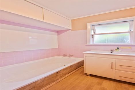 Photo of property in 28 Ellen Street, Manurewa East, Auckland, 2102