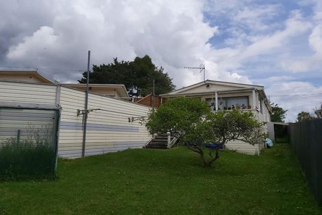 Photo of property in 40 Waimumu Road, Massey, Auckland, 0614