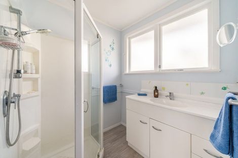 Photo of property in 5 Mcleod Street, Elderslea, Upper Hutt, 5018