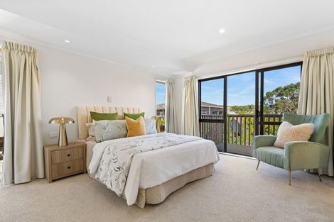 Photo of property in 18 Folkestone Street, Murrays Bay, Auckland, 0630