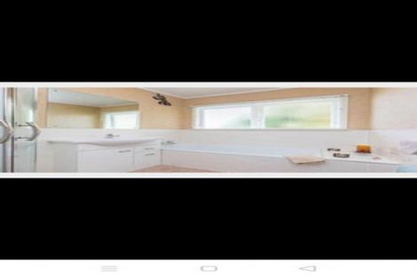 Photo of property in 4 Easton Park Parade, Glenfield, Auckland, 0629