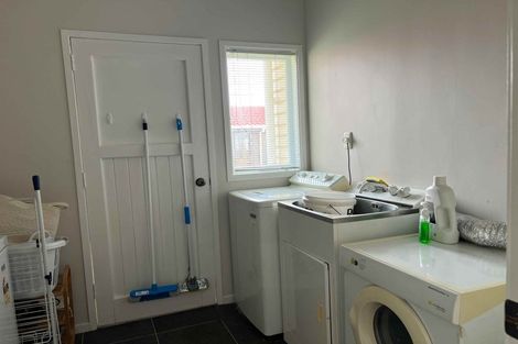 Photo of property in 10 Braemar Road, Rothesay Bay, Auckland, 0630