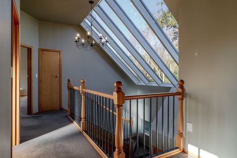 Photo of property in 19 Ruamahanga Crescent, Terrace End, Palmerston North, 4410