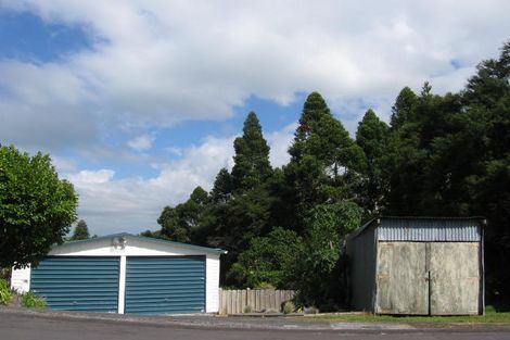 Photo of property in 27 Opou Road, Titirangi, Auckland, 0604
