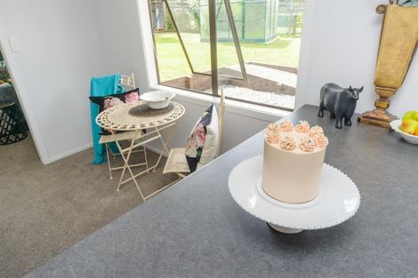 Photo of property in 62 Bridge Street, Bulls, 4818