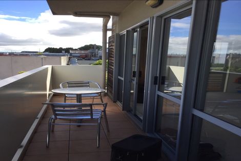 Photo of property in 1e/30 Westward Ho, Glen Eden, Auckland, 0602