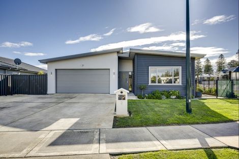 Photo of property in 2 Hurunui Drive, Te Awa, Napier, 4110