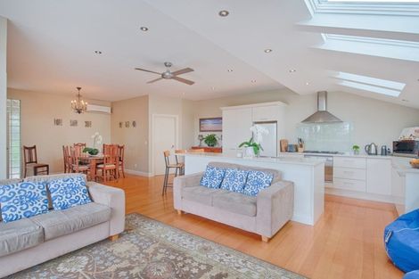 Photo of property in 1/42 Churchill Road, Murrays Bay, Auckland, 0630