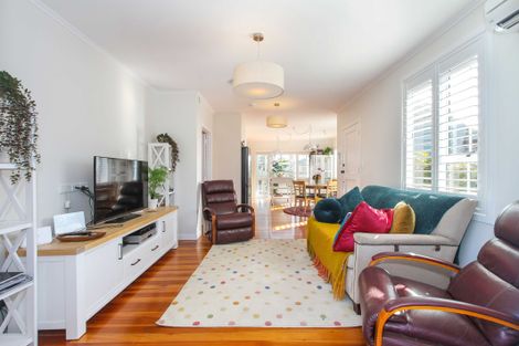 Photo of property in 2/162 Deep Creek Road, Torbay, Auckland, 0630