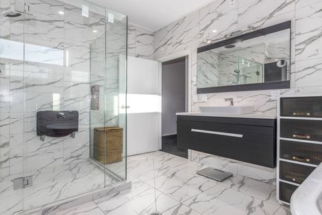 Photo of property in 10 Queen Street West, Levin, 5510