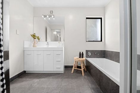 Photo of property in 32a Ashley Street, St Andrews, Hamilton, 3200