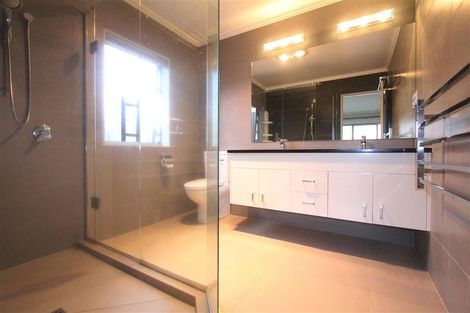 Photo of property in 8 Henriette Place, The Gardens, Auckland, 2105