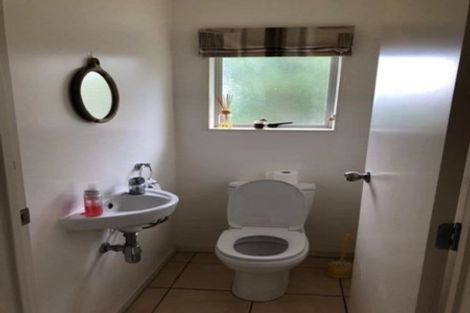 Photo of property in 102b Wharf Road, Te Atatu Peninsula, Auckland, 0610