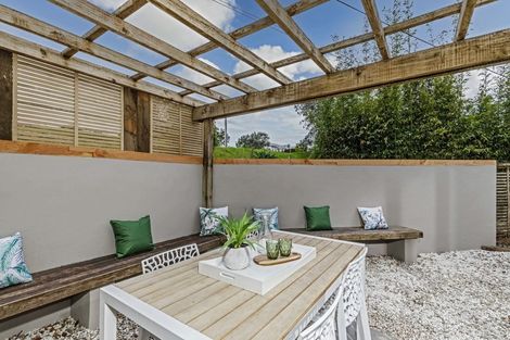 Photo of property in 2/22 Rangatira Road, Birkenhead, Auckland, 0626