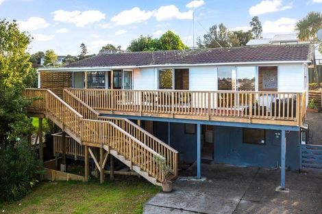 Photo of property in 2 Dunraven Place, Torbay, Auckland, 0630