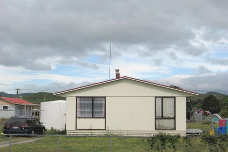 Photo of property in 15 Resolution Street, Tolaga Bay, 4077