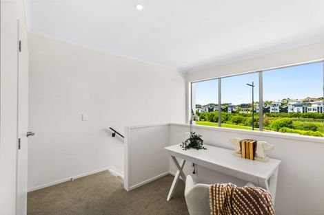 Photo of property in 44 Owen Chapman Drive, Red Beach, 0932