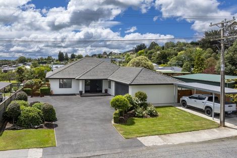 Photo of property in 11 North Foreland Street, Waihola, Milton, 9073